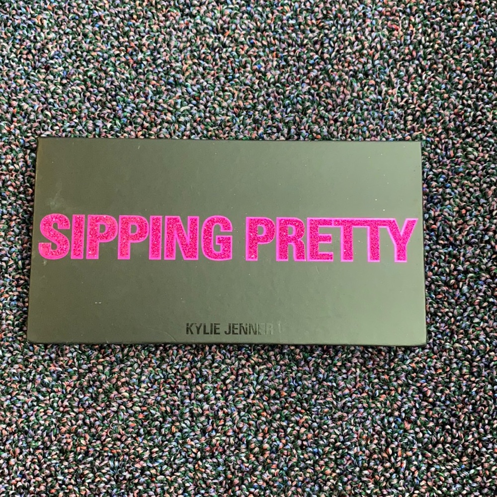 Kylie Cosmetics Sipping Pretty Palette